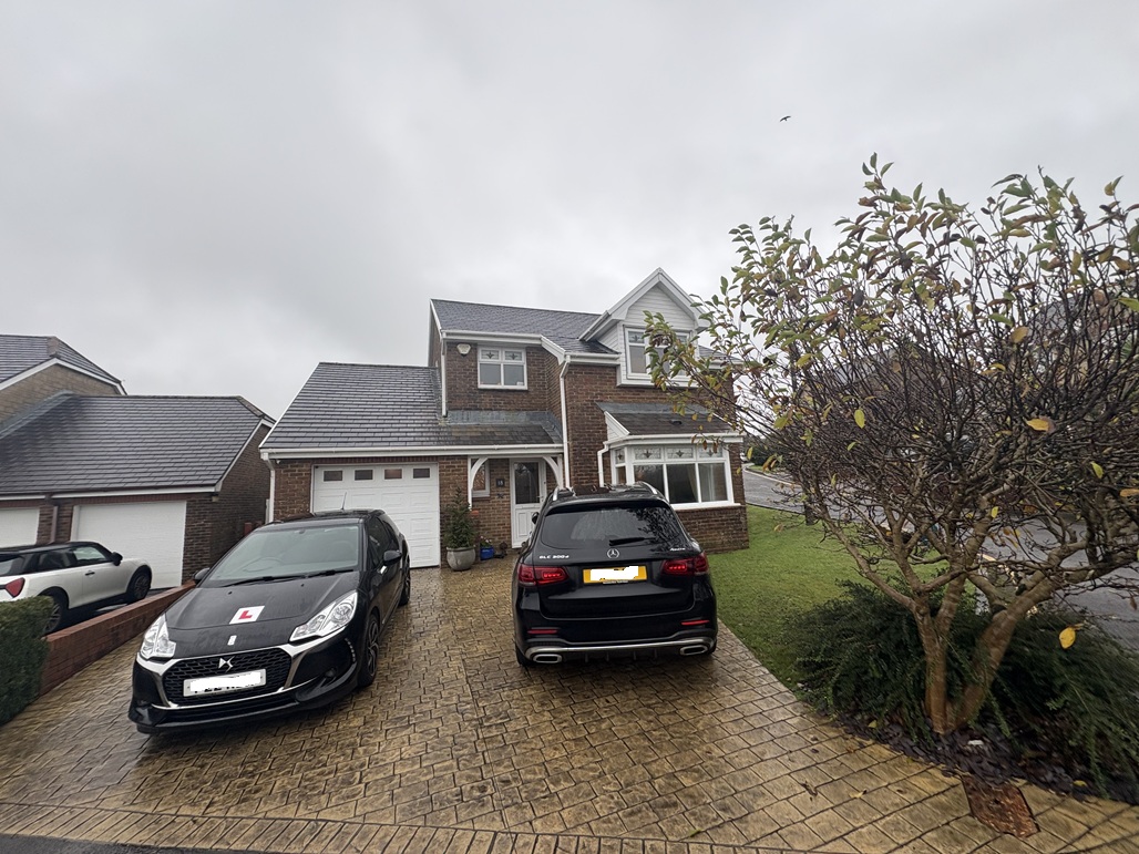 Bryn Hedydd, Llangyfelach, SA6 8BS