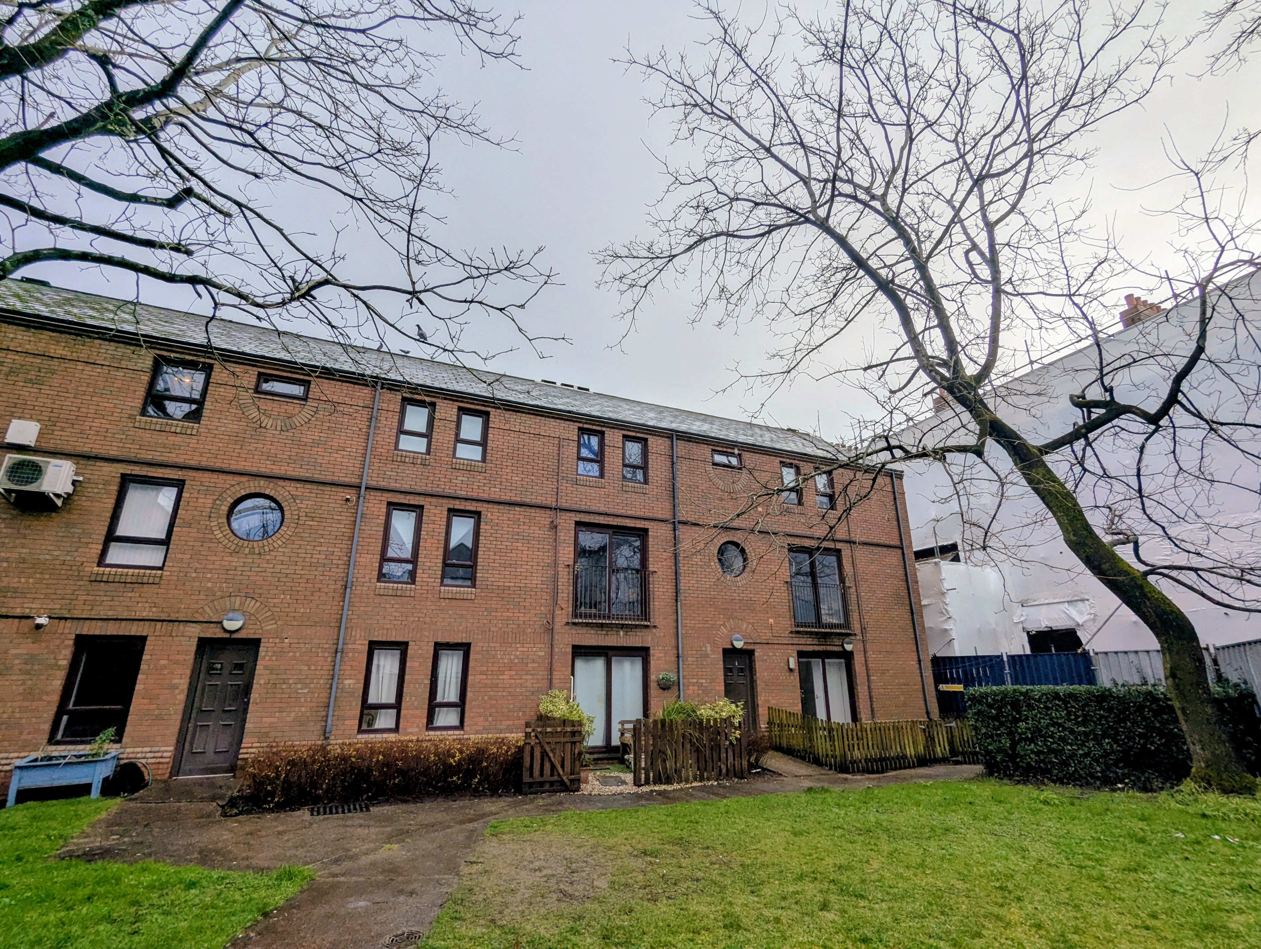 East Burrows Road, Marina, Swansea, SA1 1RE